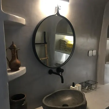 Semesterbostad Imarkellis Santorini Cave House With Yard