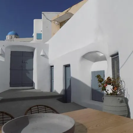 Semesterbostad Imarkellis Santorini Cave House With Yard *