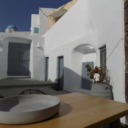 Imarkellis Santorini Cave House With Yard
