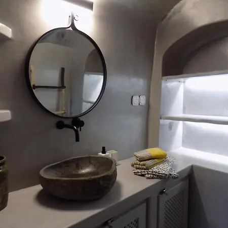 Imarkellis Santorini Cave House With Yard 펜션