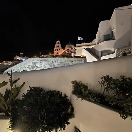 Nyaraló Imarkellis Santorini Cave House With Yard Pírgosz