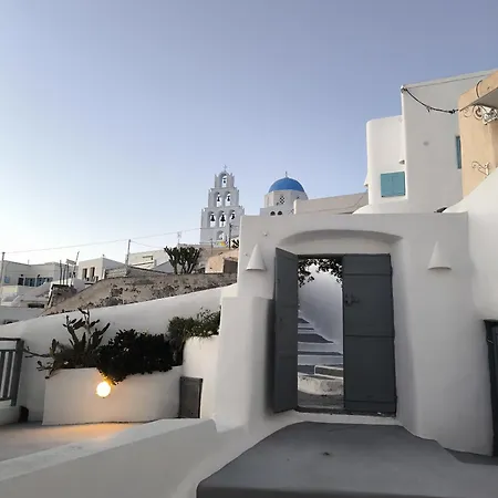 Imarkellis Santorini Cave House With Yard بيت للعطل *