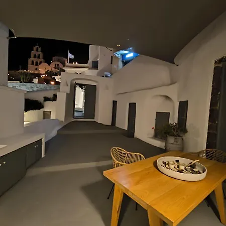 Imarkellis Santorini Cave House With Yard Casa de Férias Pýrgos