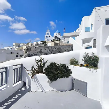 Imarkellis Santorini Cave House With Yard 피르고스