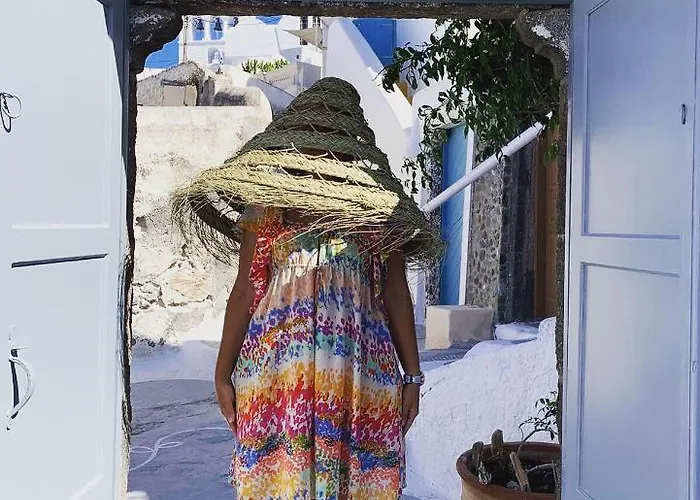 Imarkellis Santorini Cave House With Yard