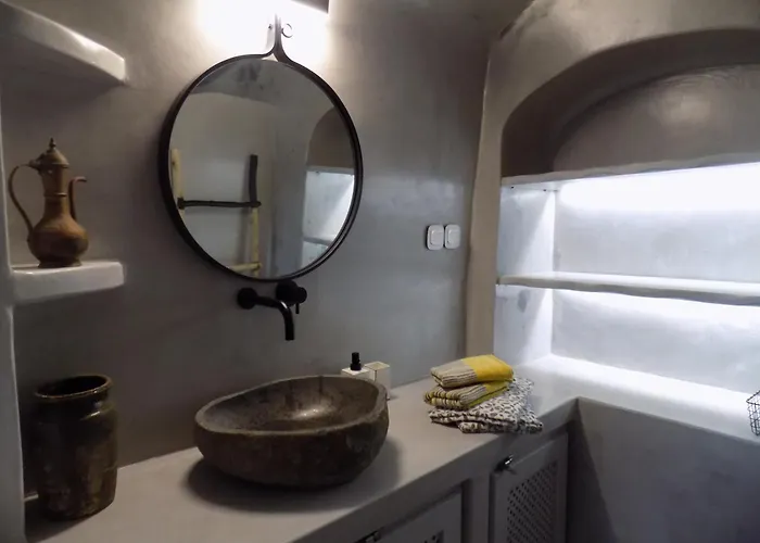 Imarkellis Santorini Cave House With Yard Tatil Evi