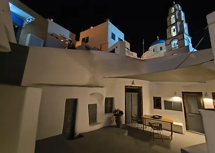 Imarkellis Santorini Cave House With Yard * Pírgosz