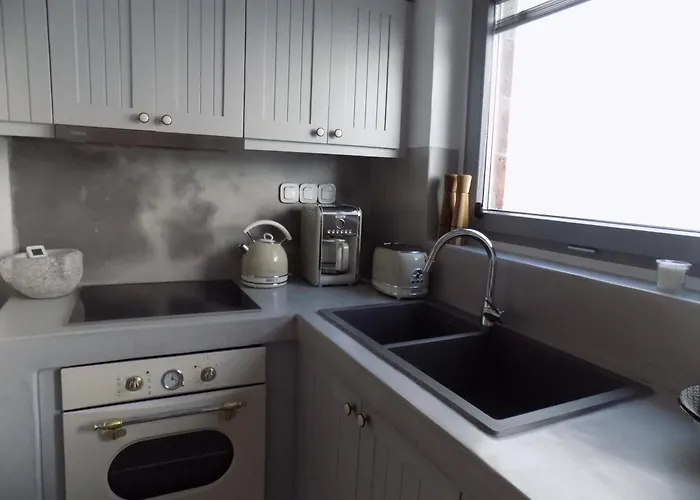 Imarkellis Santorini Cave House With Yard Pírgosz