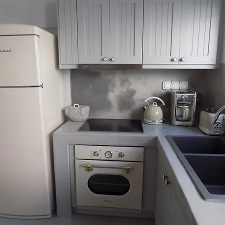 Imarkellis Santorini Cave House With Yard *