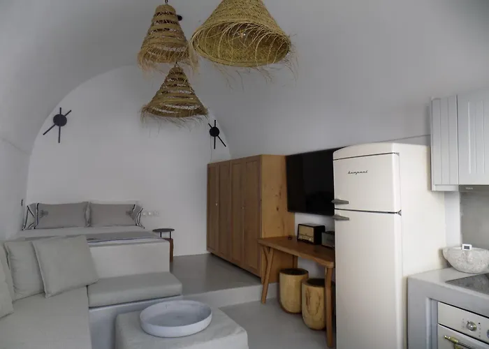 Casa vacanze Imarkellis Santorini Cave House With Yard *