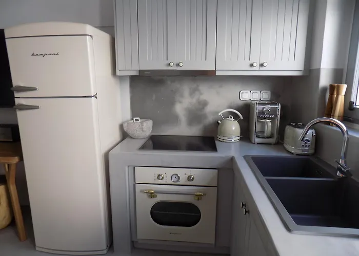 Imarkellis Santorini Cave House With Yard *