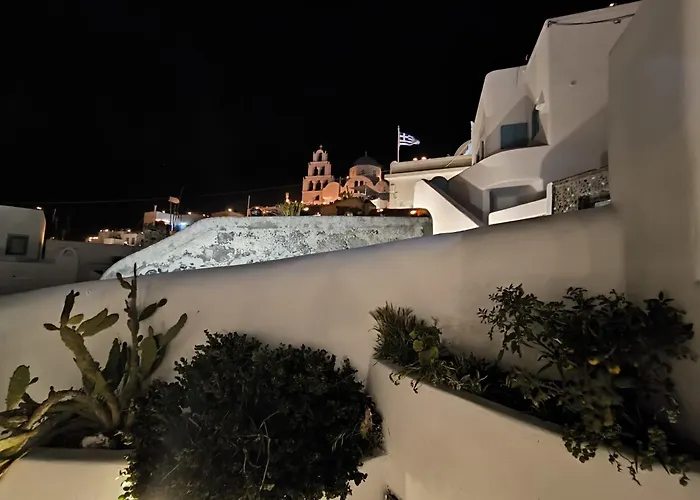 Casa vacanze Imarkellis Santorini Cave House With Yard Pýrgos