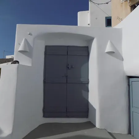 Imarkellis Santorini Cave House With Yard Dom wakacyjny