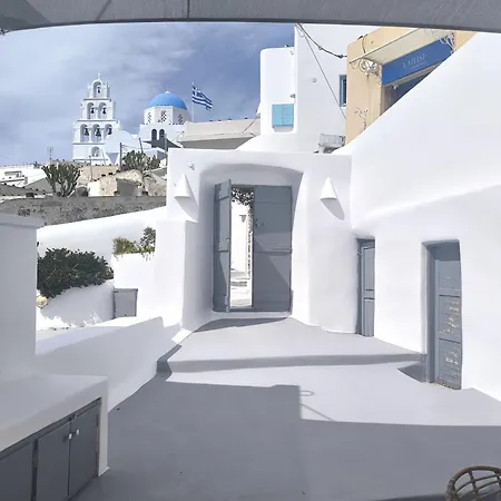 Imarkellis Santorini Cave House With Yard Dom wakacyjny Pýrgos