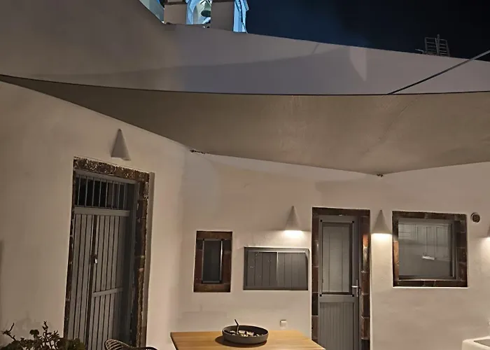 Nyaraló Imarkellis Santorini Cave House With Yard *